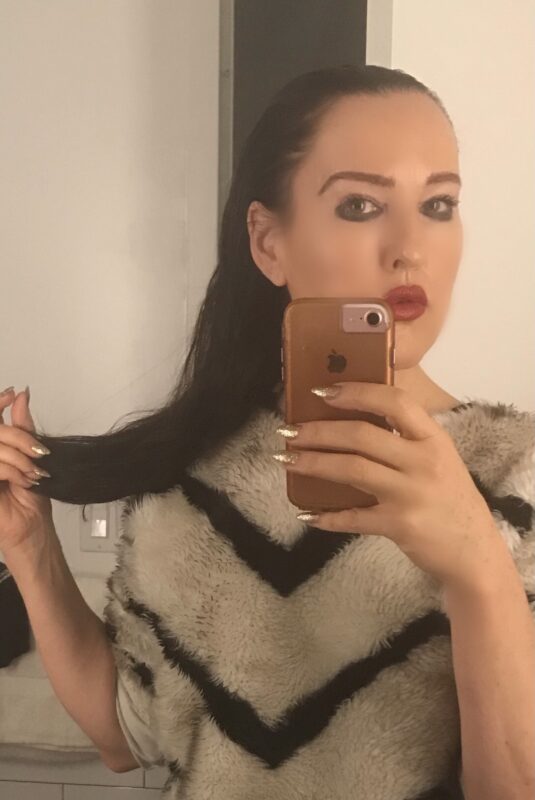 vegan red lipstick